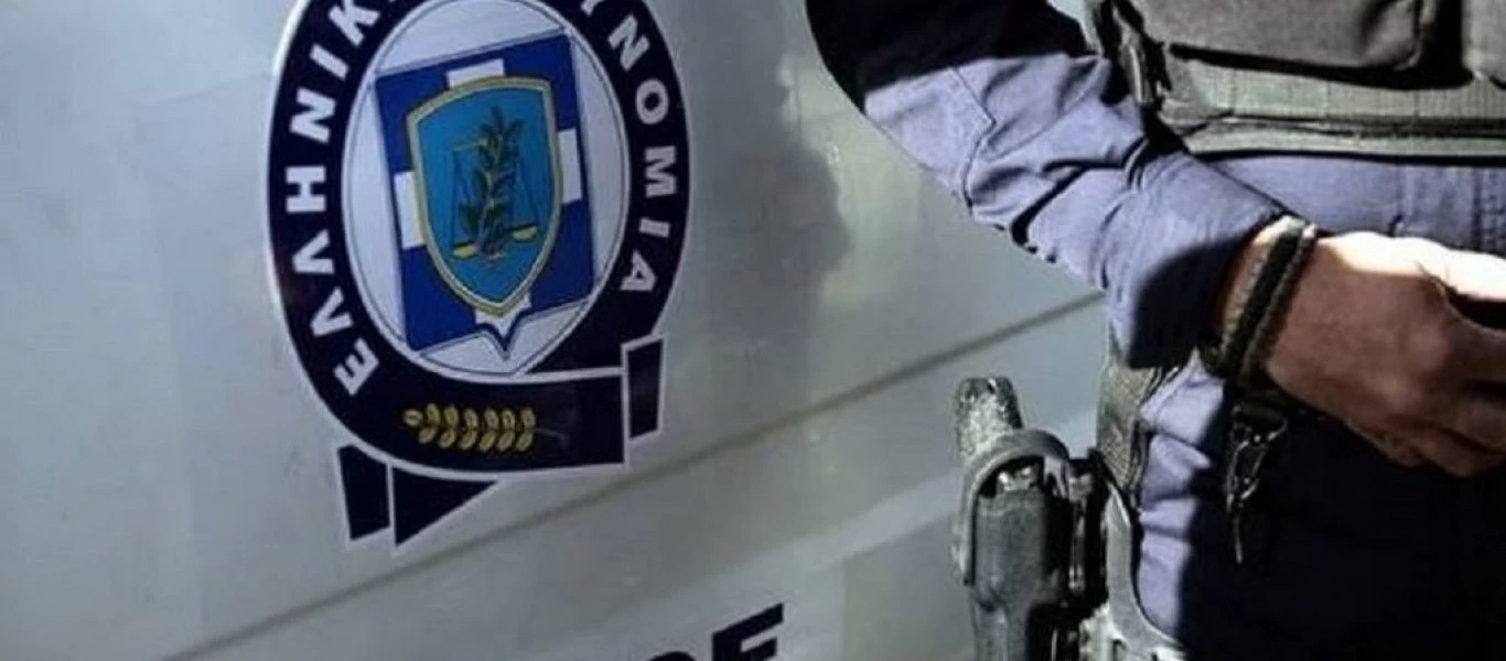 Πάτρα: Άνδρας απειλεί να αυτοπυρποληθεί στο κέντρο της πόλης